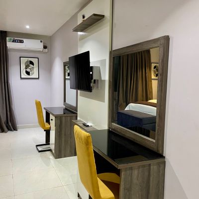 WhatsApp Image 2025-05-30 at 10.32.15 PM (4)